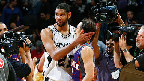 Tim Duncan and Steve Nash chat after the Phoenix Suns eliminated the San Antonio Spurs in the 2010 NBA Playoffs.