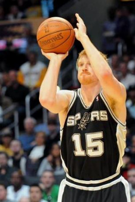 San Antonio Spurs role players like Matt Bonner are endangered species.