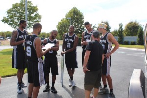 spurs-h-e-b-commercials-new-boat